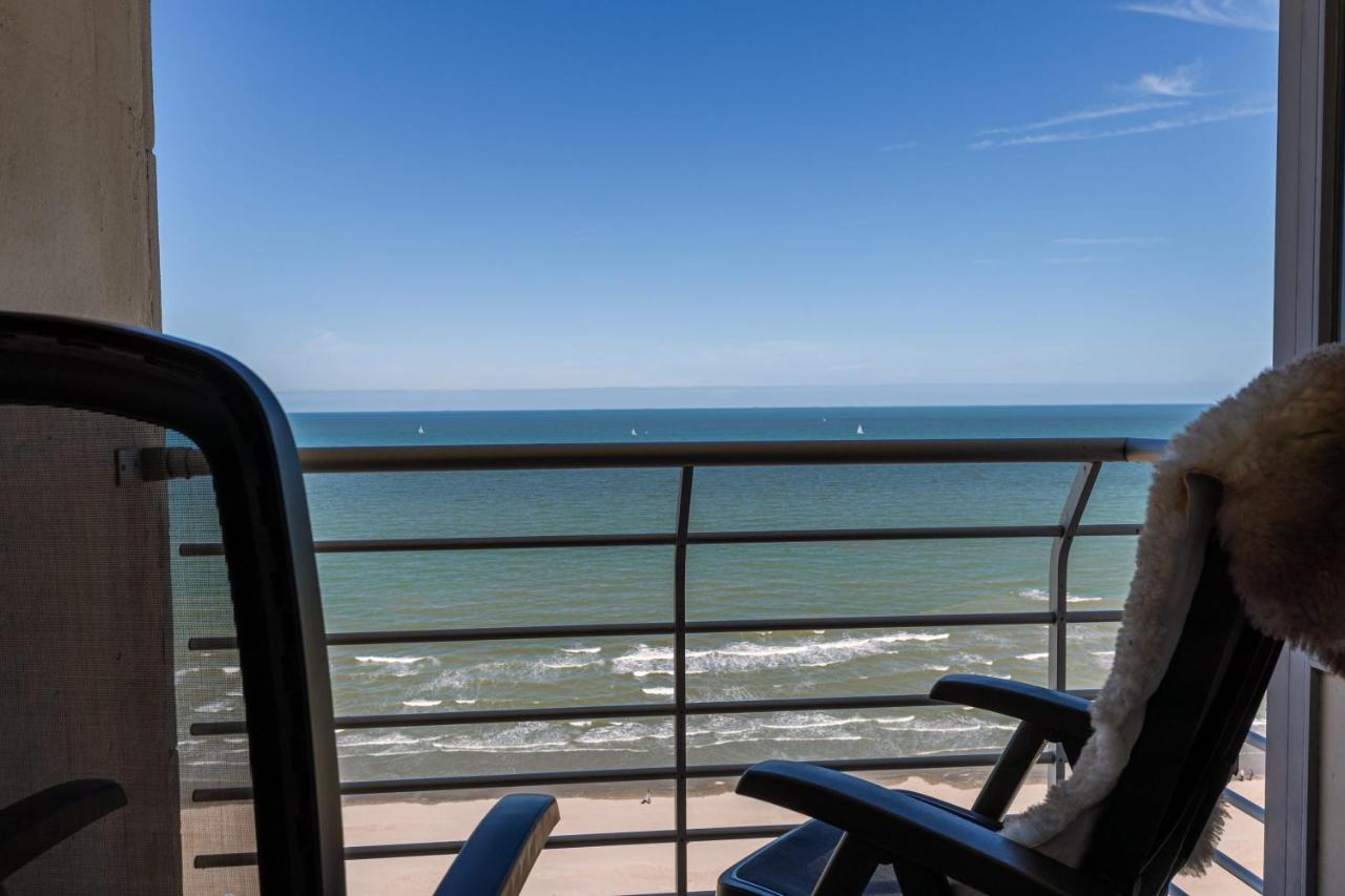 Excellent Southern Furnished Apartment With Beautiful Sea View Nieuwpoort Exterior foto